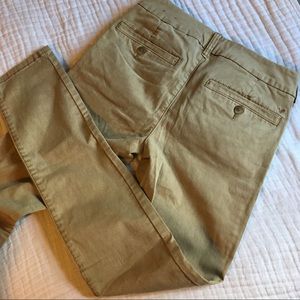 American Eagle Size 2 skinny khakis